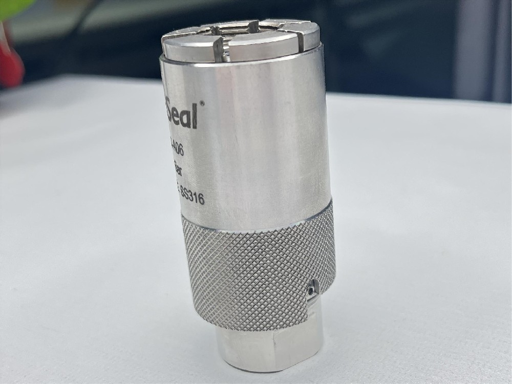 冷卻水道、燃油管等異型管口快速密封接頭氣動連接方案