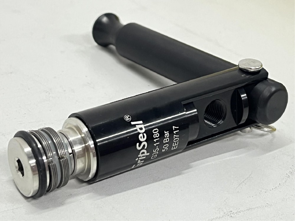 格雷希爾G35系列壓縮機(jī)高壓快速接頭密封性測試快速封堵的方法