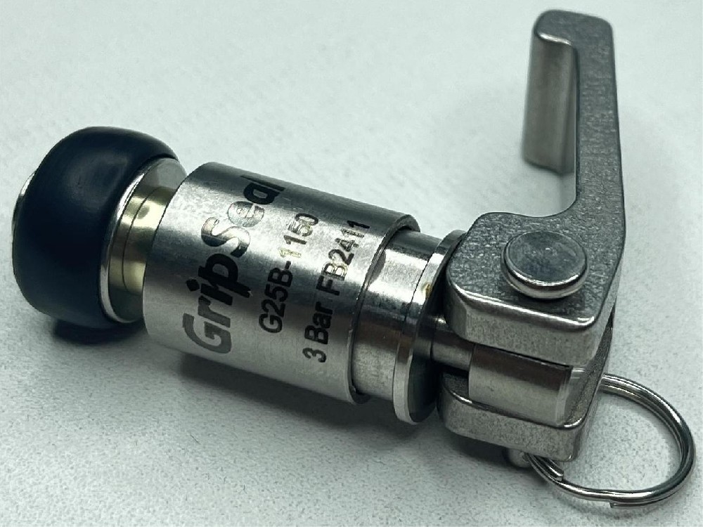 車(chē)用空調(diào)進(jìn)出水管氣密性測(cè)試中的快速密封連接方法